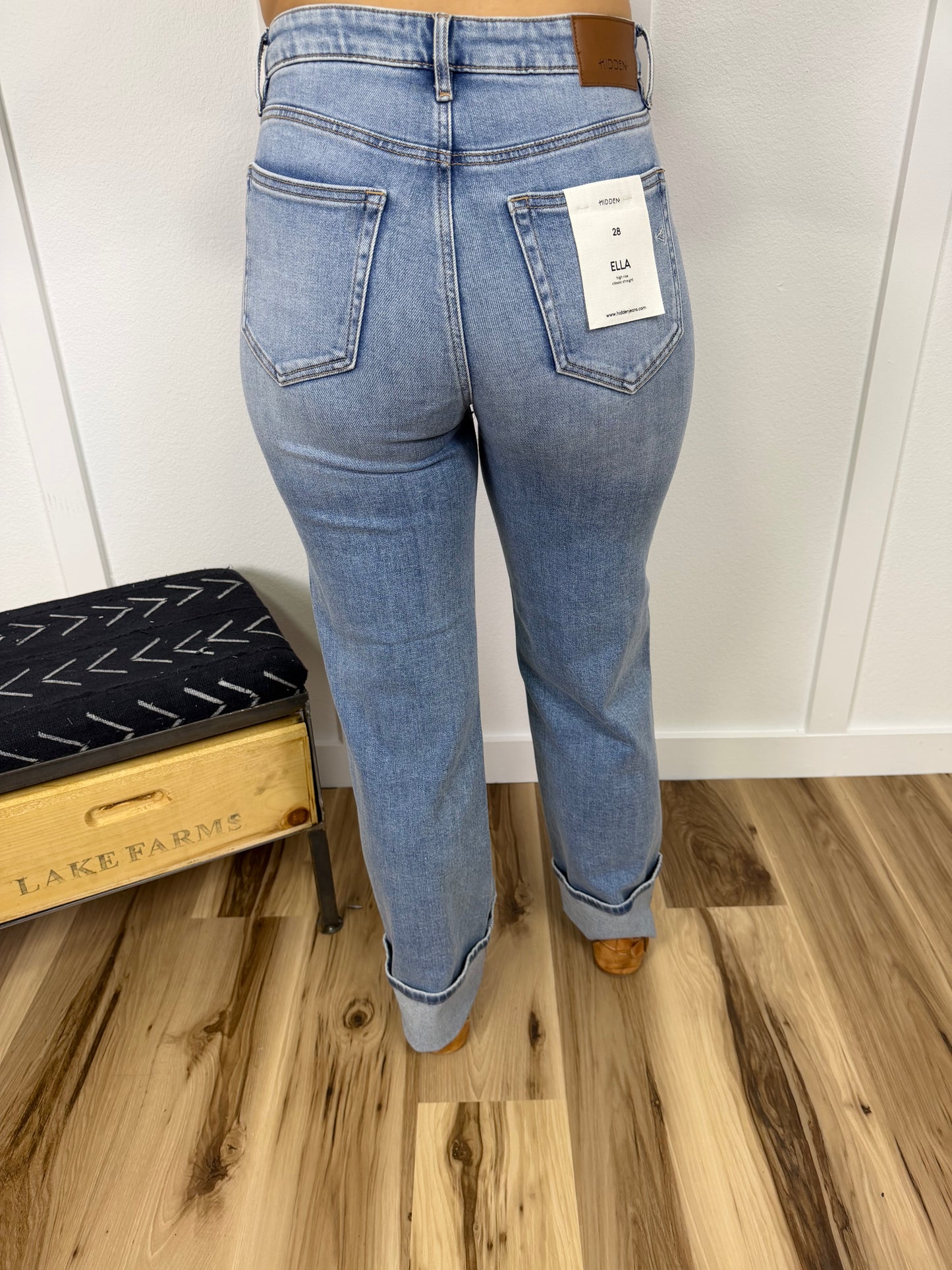 THE AMITY STRAIGHT CUFFED JEAN