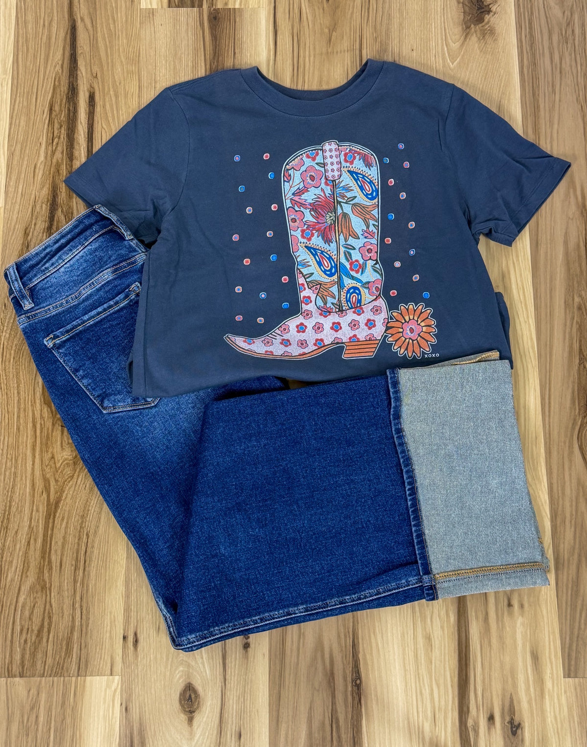 COTTAGE GARDEN BOOT TEE